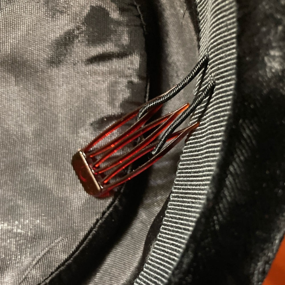 Black Velvet Union Made Pill Box Hat EXCELLENT CONDITION!!!! Still has Combs! - Picture 8 of 9